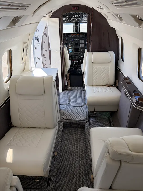 1991 IAI Astra SP – Forward cabin seating – view to the entry and cockpit