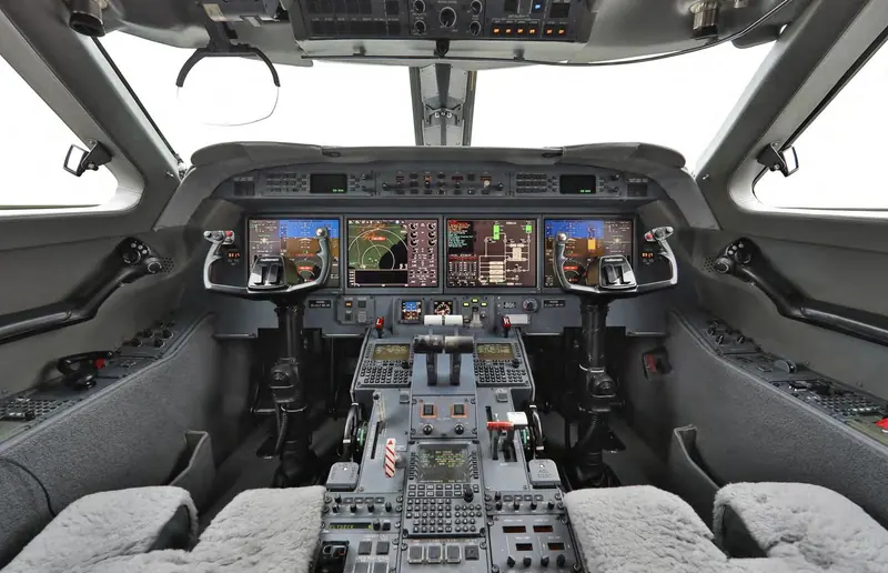 2005 Gulfstream G550 – cockpit (4)