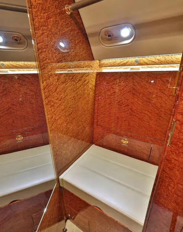 2005 Gulfstream G550 – cabin (10)
