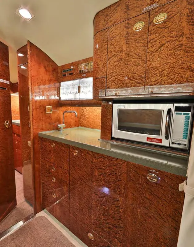 2005 Gulfstream G550 – cabin (13)